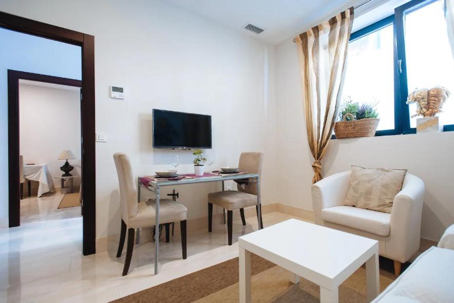 Acogedor Jose Laguillo. Appartement